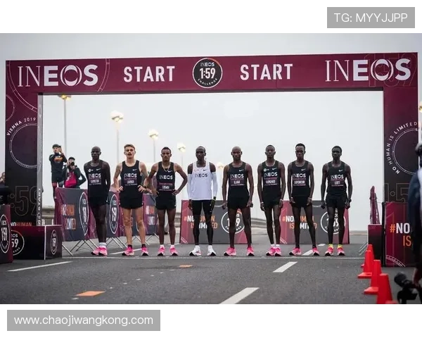 疯狂！全马3人破世界纪录 2人跑进2小时